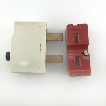 Wylex Red Push Button 30A 30 Amp With Base Carrier MCB Circuit Breaker Type M2